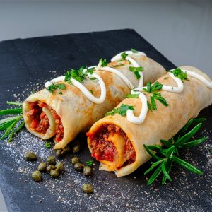 Bolognese with tomato sauce and Mozzarella